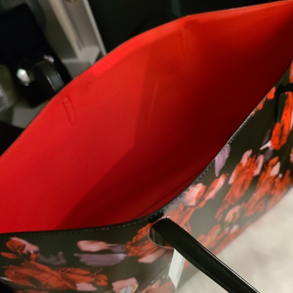 Victoria - Picture 3 of 4